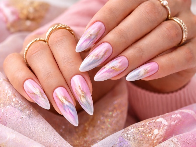 Soft Marble Nails